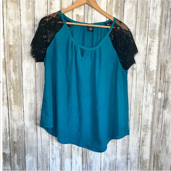 Torrid Turquoise Georgette Lace Sleeve Blouse - Picture 2 of 6